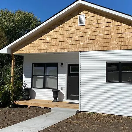 Hamilton Getaway - 2 Bedroom House In Dt Hamilton